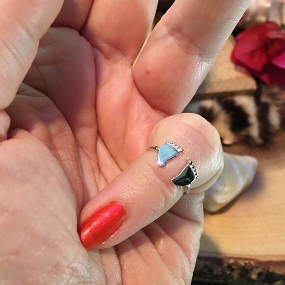 Sterling Silver Baby Feet Toe Ring - Picture 3 of 4